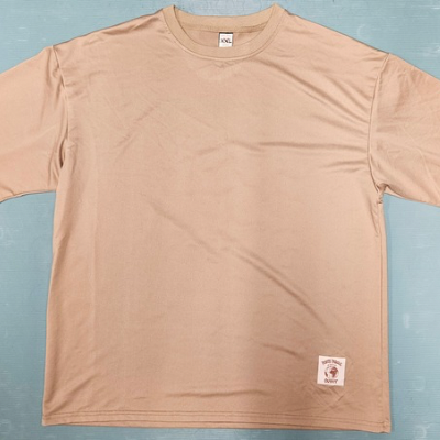 T-shirt bleu marine côté coeur