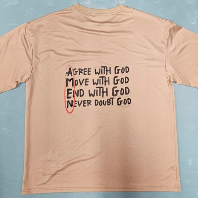 T-shirt bleu marine côté coeur