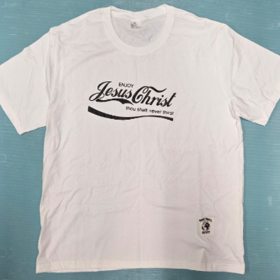 T-shirt noir côté coeur