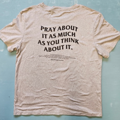 T-shirt bleu ciel logo en grand (Copie)9